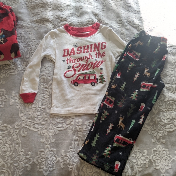 Lot of 3 Carter's Christmas/winter PJs, 3T - Picture 2 of 11